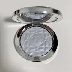 【新品】ディオールスキンフォーエヴァー グロウルミナイザー 05