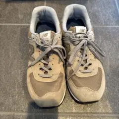 New Balance 574ベージュ スニーカー