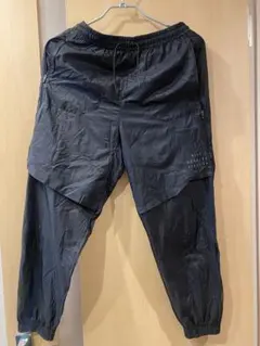 【NIKE ランニングディビジョン】シャカシャカパンツ 価格：2,000円