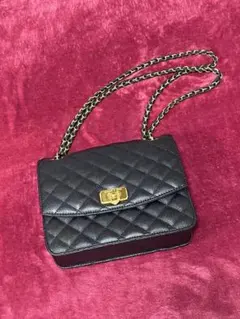 【美品】チャールズアンドキース キルティングバッグ