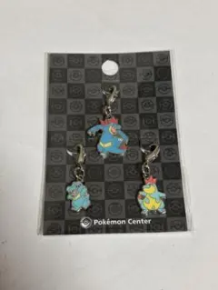 ポケモンセンター 全国ずかんメタルチャーム ワニノコ、アリゲイツ、オーダイル