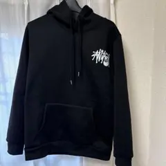 プリントロゴ パーカー 黒Ｓのタグですが実質メンズのＭサイズです。