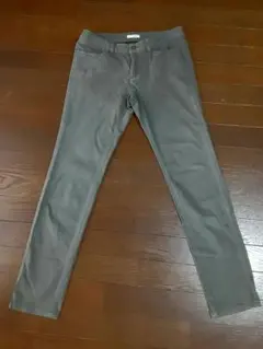 グリーン カジュアルパンツ