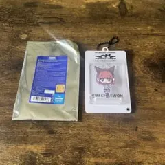 ルセラフィム MY MELODY KUROMI アクリルキーリング チェウォン