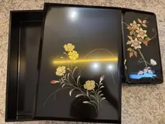 美品 和風 三段小物箪笥 漆調 蒔絵 螺鈿 花鳥草花蒔絵調 黒 伝統工芸