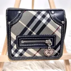 ✨希少✨BURBERRY BLUE LABELバーバリー　二つ折り　財布　黒