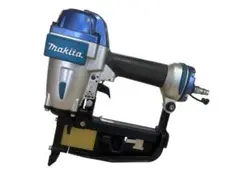 makita マキタフローリング用エアタッカ AT1150B 常圧 ケース付 - メルカリ
