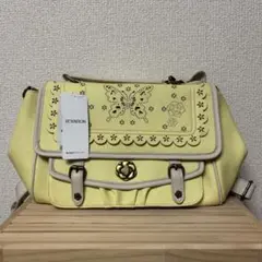 アクシーズファム　蝶々パンチングバッグ3WAY黄色新品リュックショルダーハンドのサムネイル