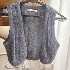 【美品】LOWRYS FARMグレー ケーブル編み ニットベスト