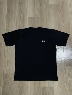 Under Armour ブラック 半袖シャツM