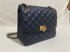 CHARLES & KEITH クレシダ キルトチェーンストラップバッグ