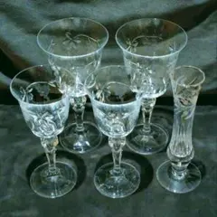 ワイングラス4本＋一輪挿し（Bohemiaの刻印あり）