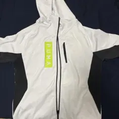 PUMA フルジップパーカー　ホワイト/ブラック