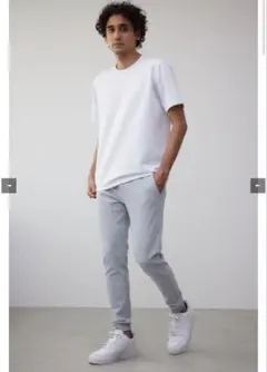 新品未使用 イージーアクションスリムジョガー2ND