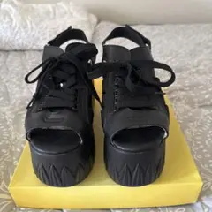 YOSUKE/ヨースケ ブラック 厚底サンダル