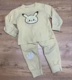 gu フリース　ピカチュウ パジャマセット 110cm