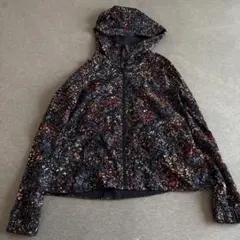 lululemon フーデッドジャケット 花柄のサムネイル
