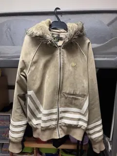 adidas ファー付きベージュジャケット