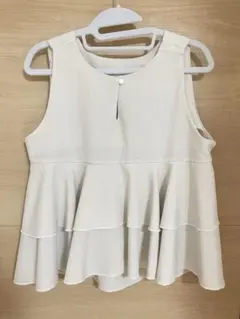 ANAP フリルノースリーブトップスのサムネイル