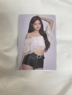 LESSERAFIMウンチェツアートレカ