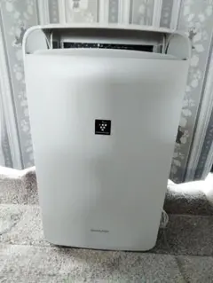 SHARP 除湿機 CM-N100 ホワイト　正常動作品　未使用に近い美品 SHARP 除湿機 CM-N100 ホワイト 正常動作品 - メルカリ