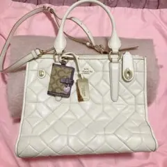 COACH 希少キルティング ショルダーバッグ ホワイト　コーチバッグチャームのサムネイル