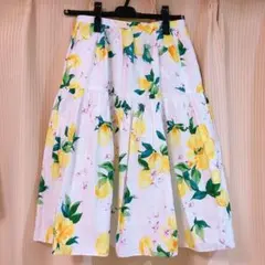 レモン柄スカート
