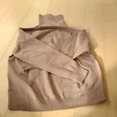 ユニクロ　ベージュ ハイネック セーター