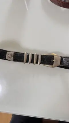 中古品ベルサーチ レザーベルト 4連！ 絶版品！希少！のサムネイル