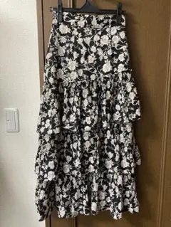 フラワープリント ティアードスカート　アルシーヴ