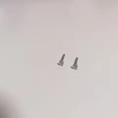 クリスタル付きファーストピアス