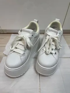 2025年最新】鈴木亜美 スニーカー sの人気アイテム - メルカリ