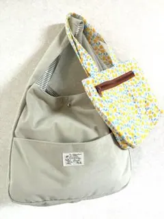 ショルダーバッグと花柄ポーチ付き