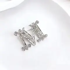 ブローチ　ダイヤ　シルバー M字 M マックスマーラ　人気　新品未使用　即購入可