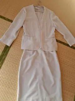 スーツカンパニーWHITEの春夏用洗えるスカートスーツ（Lサイズ）