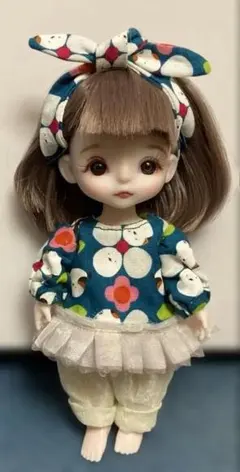 セリア10cmボディ　アウトフィット　３点　スモックブラウス　サルエルパンツのサムネイル
