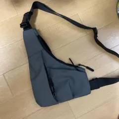 スリム ボディバッグ ブラック
