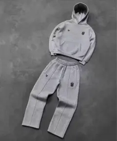 スエットセットアップ