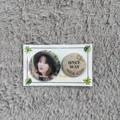 TWICE モモ 缶バッジ