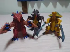 ウルトラ怪獣アドバンス バザンガ、タガヌラー、グライムのサムネイル