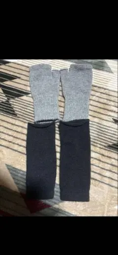 グレー ブラック アームカバー