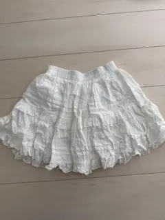 ホワイト ミニ　フレアスカート フリルデザイン
