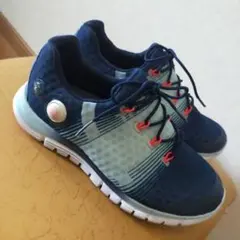Reebok スニーカーのサムネイル