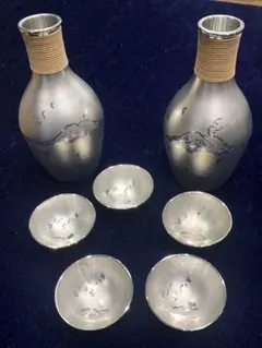 ★未使用★錫半　錫器　酒器セット　両開飾り棚　昭和レトロ お猪口 徳利 Amazon.co.jp: 本錫 錫製 徳利 錫半 酒器セット 錫 酒器 ちろり