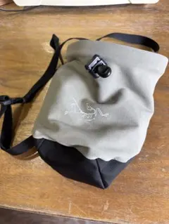 Item thumbnail for item c4253415-f1d0-4398-b84c-5c64359e7014