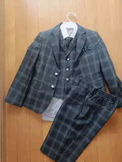 男の子フォーマルスーツ 7点セット　サイズ130
