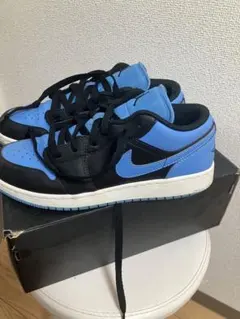 NIKE Air Jordan 1 Low ブルー ブラックのサムネイル