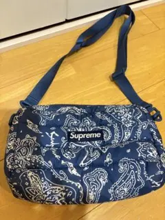 Supreme バンダナ柄 バッグ ペイズリー ステッカープレゼント Supreme バンダナ柄 バッグ ペイズリー ステッカープレゼント