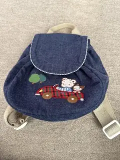 クマと子供の刺繍リュック