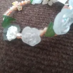 花モチーフ ビーズブレスレット